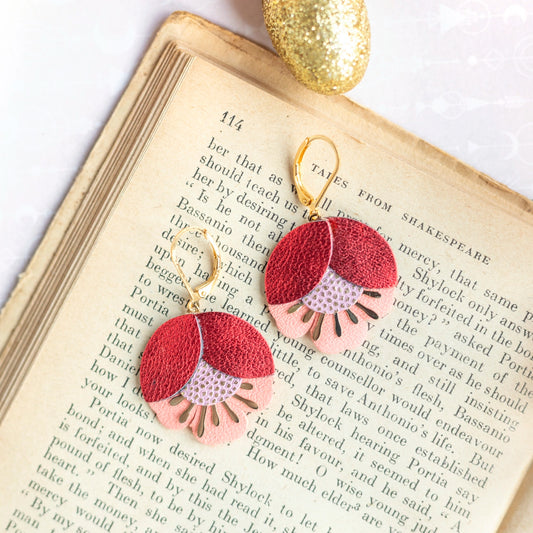 Boucles d'oreilles Fleur de Cerisier cuir rouge métallisé, rose à pois dorés, saumon