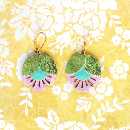 Boucles d'oreilles Fleur de Cerisier vert clair, menthe, rose poudré
