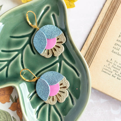 Boucles d'oreilles Fleur de Cerisier cuir bleu ciel métallisé, rose vif, or mat