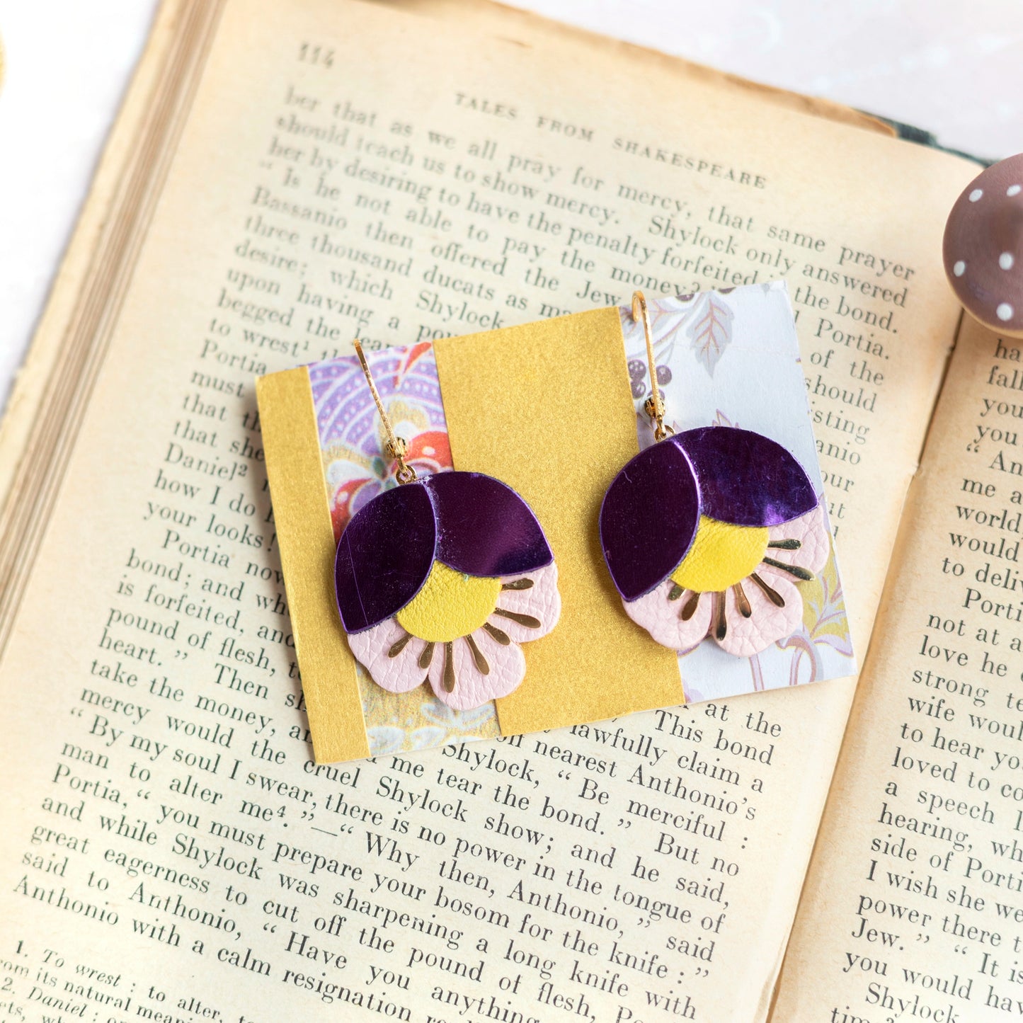 Boucles d'oreilles Fleur de Cerisier cuir violet métallisé, jaune, rose pâle