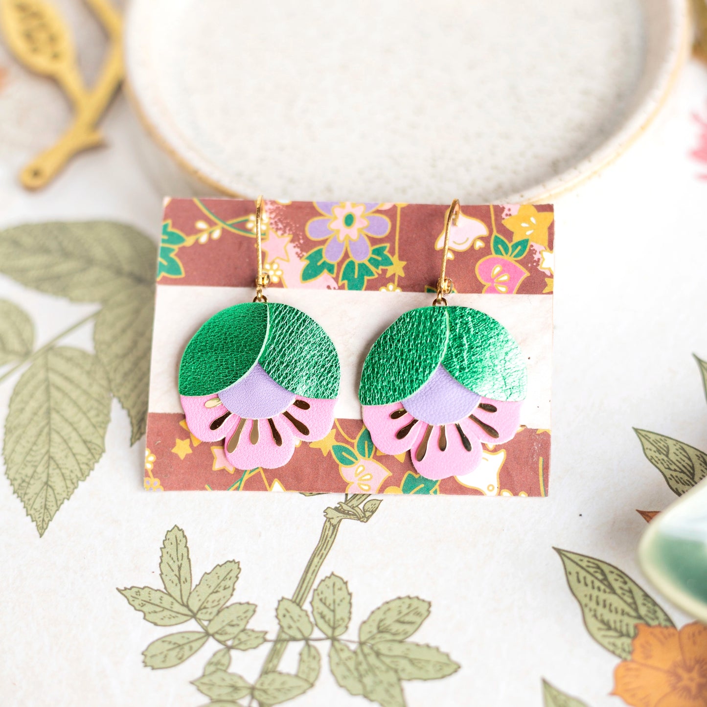 Boucles d'oreilles Fleur de Cerisier cuir vert métallisé, mauve, rose bonbon