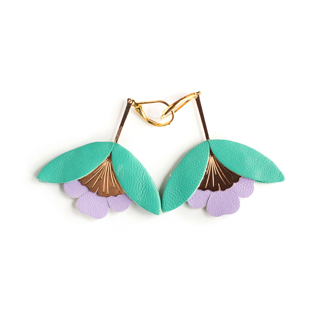 Ginkgo Flower earrings in black leather and flesh pink