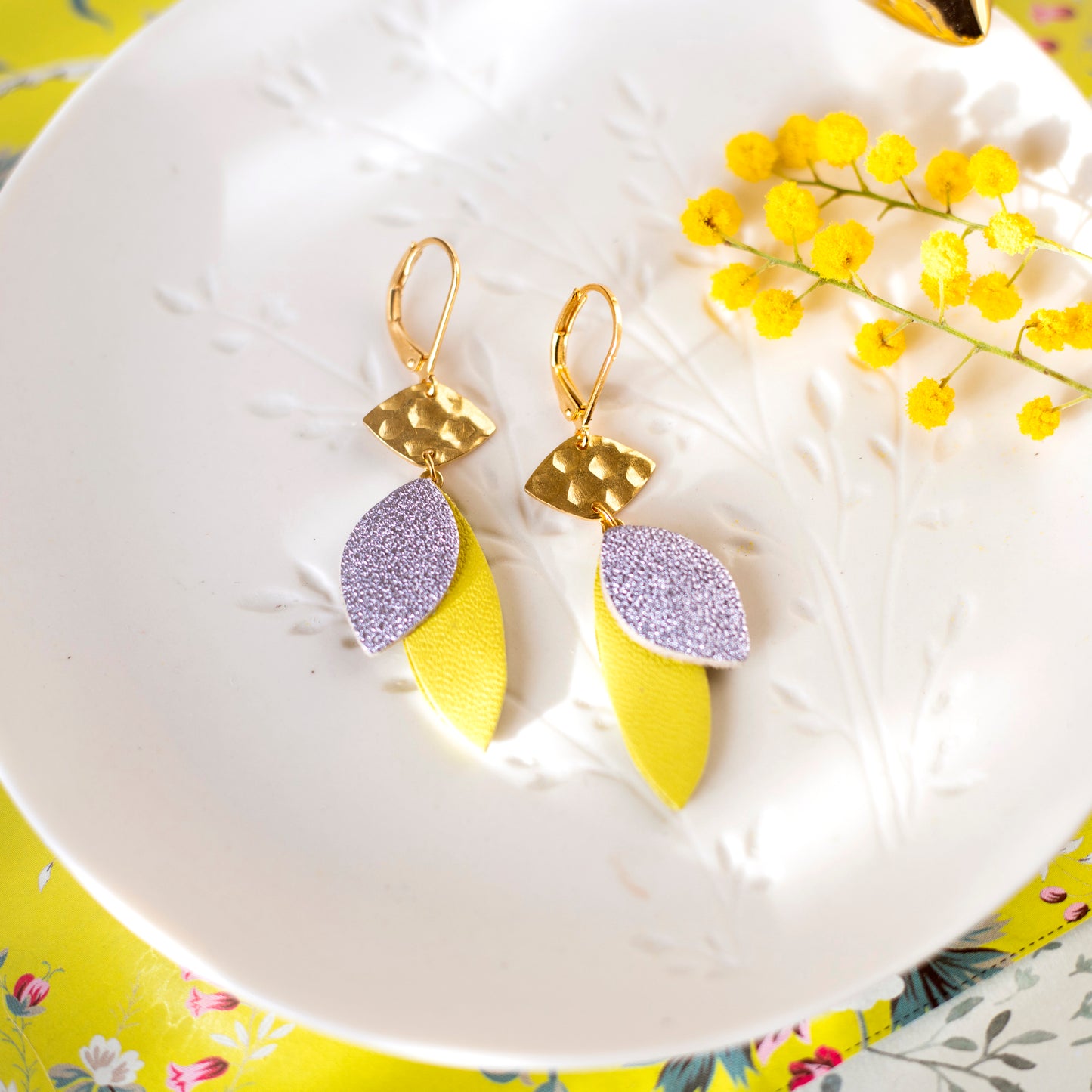 Lozaa earrings - metallic grey-blue and lemon yellow leather petals