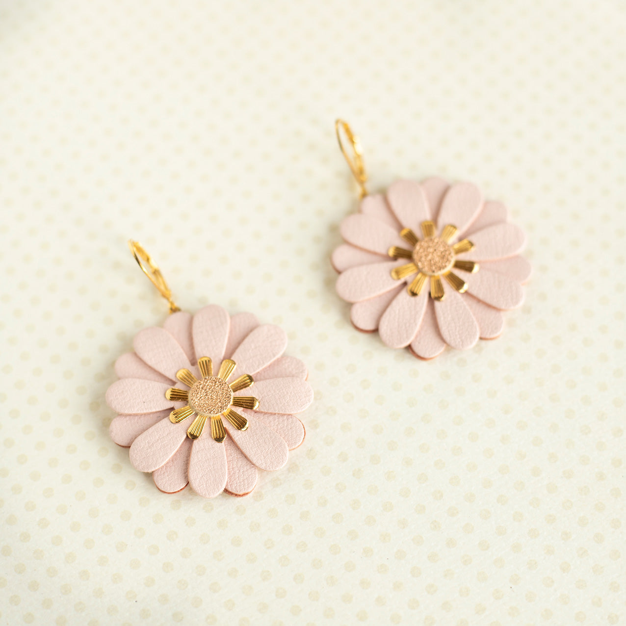 Zinnia flower earrings - pale pink leather
