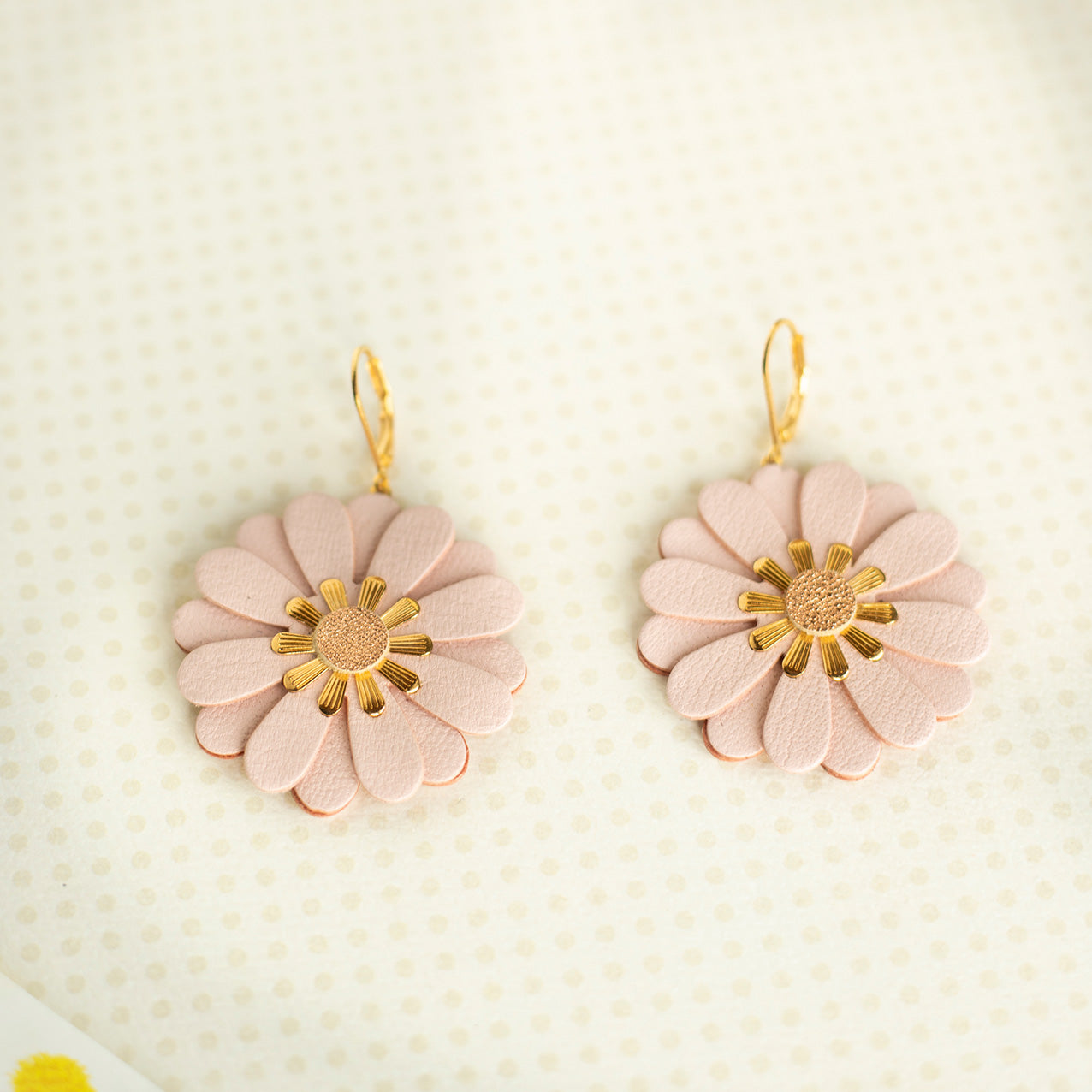 Zinnia flower earrings - pale pink leather