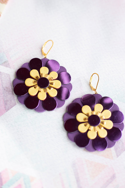 Boucles d'oreilles fleurs de Zinnia - cuir violet métallisé et jaune