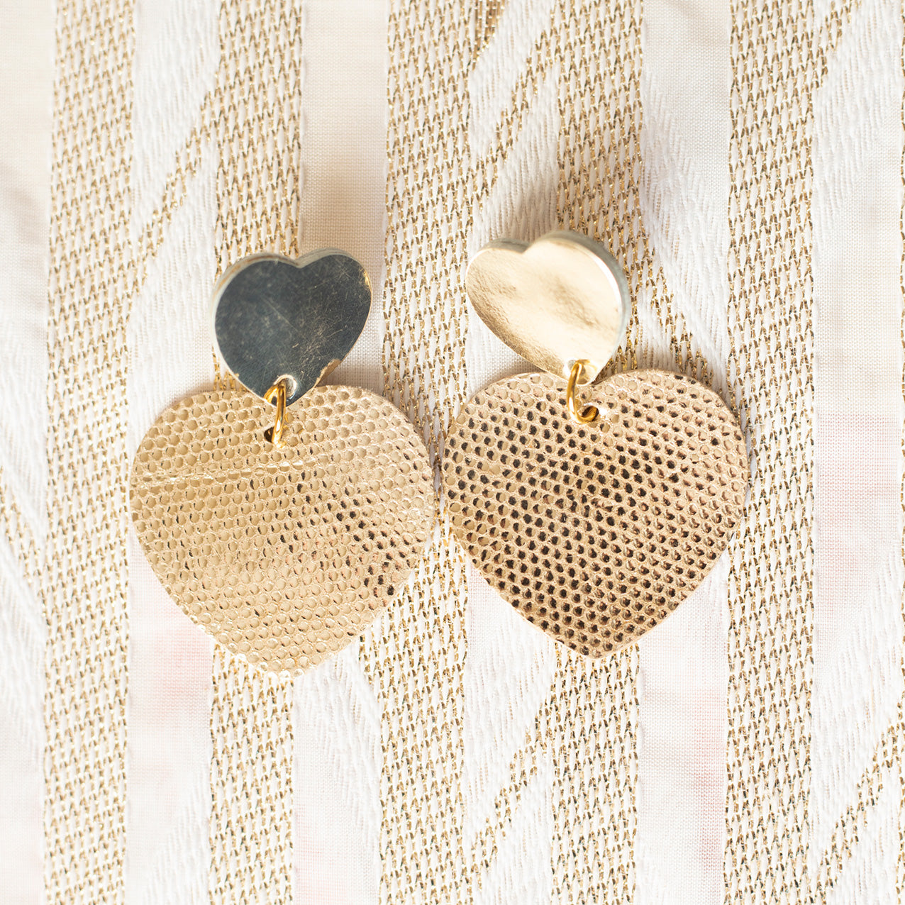 Double Hearts earrings in gold leather and platinum