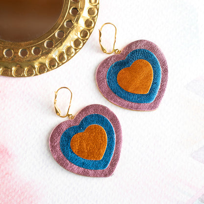 Boucles d'oreilles Double Coeurs - cuir rose, bleu et orange métallisé