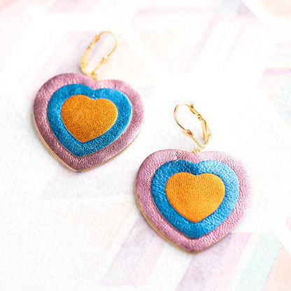 Boucles d'oreilles Double Coeurs - cuir rose, bleu et orange métallisé