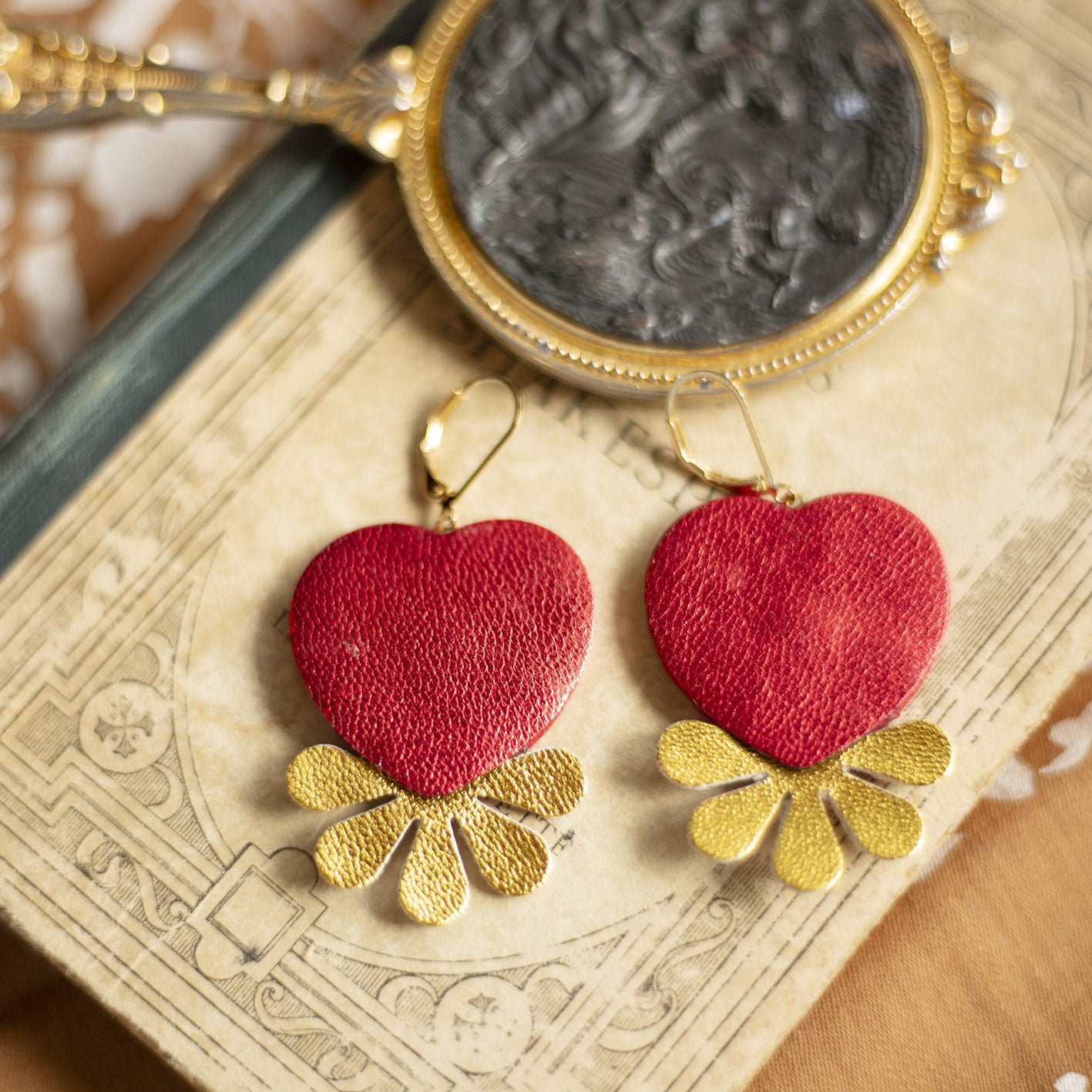 Boucles d'oreilles Coeurs rouges et doré