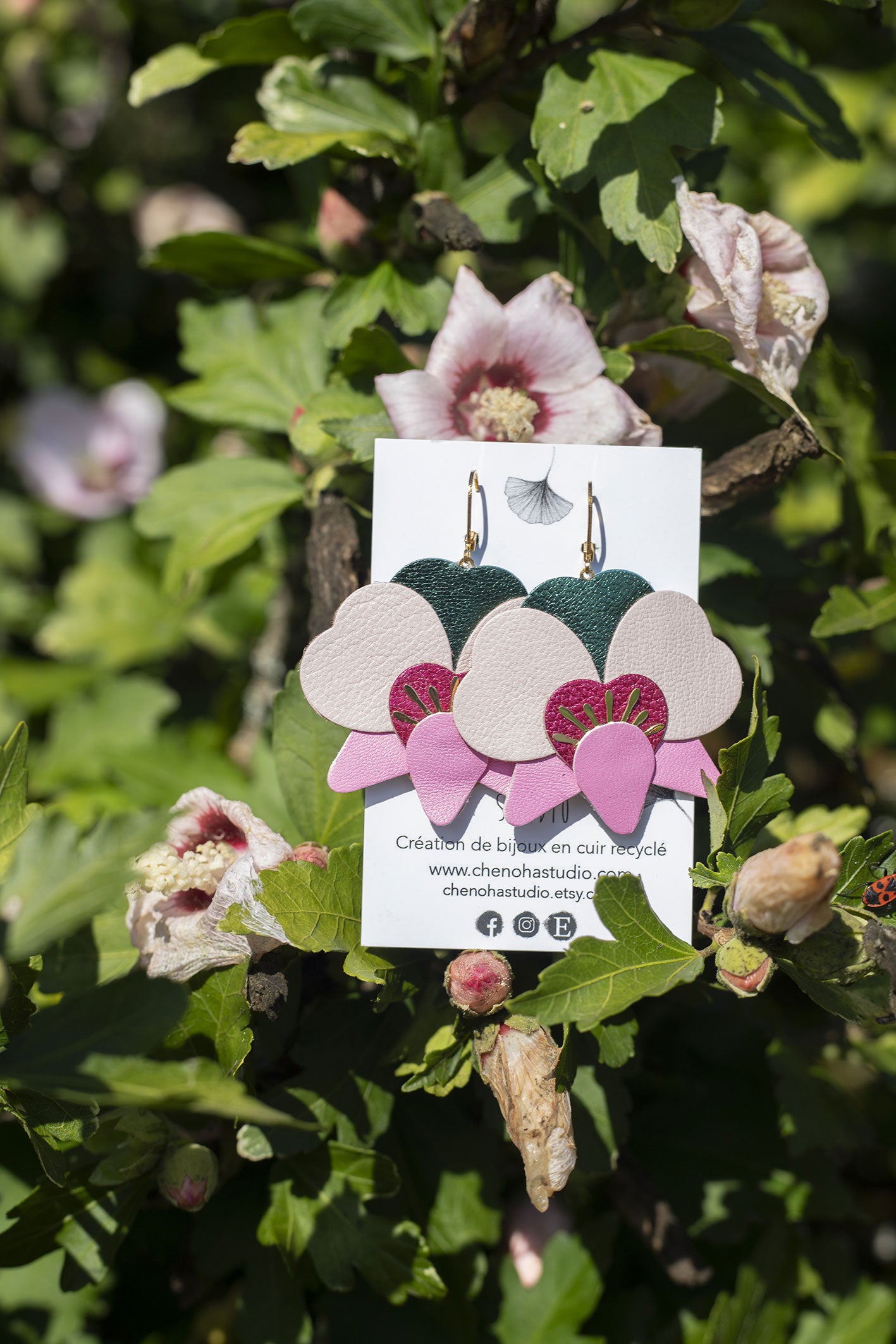 Boucles d’oreilles Orchidées - rose bonbon, framboise métallisé, vert sapin