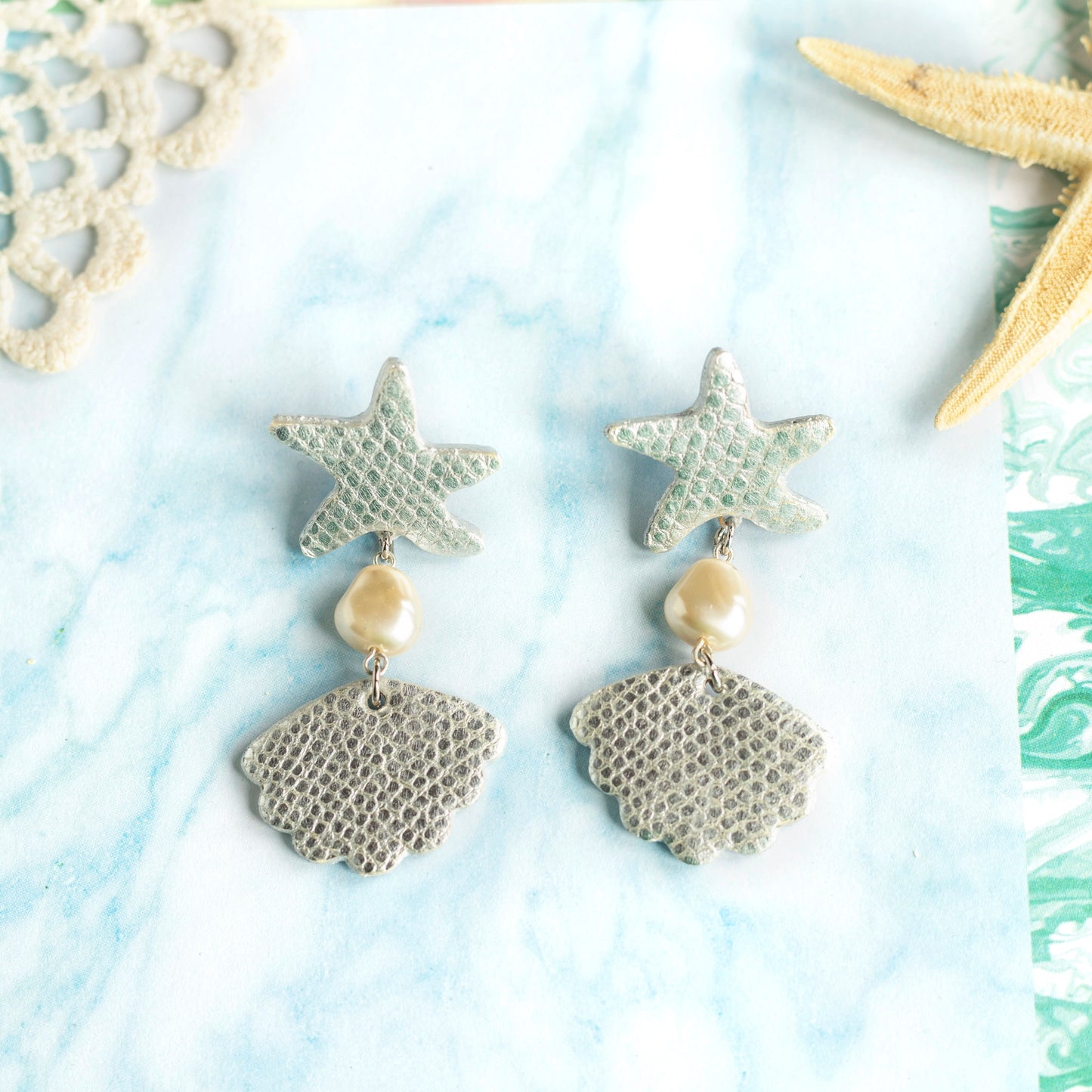 Boucles d'oreilles Poséidon - cuir écailles d'argent