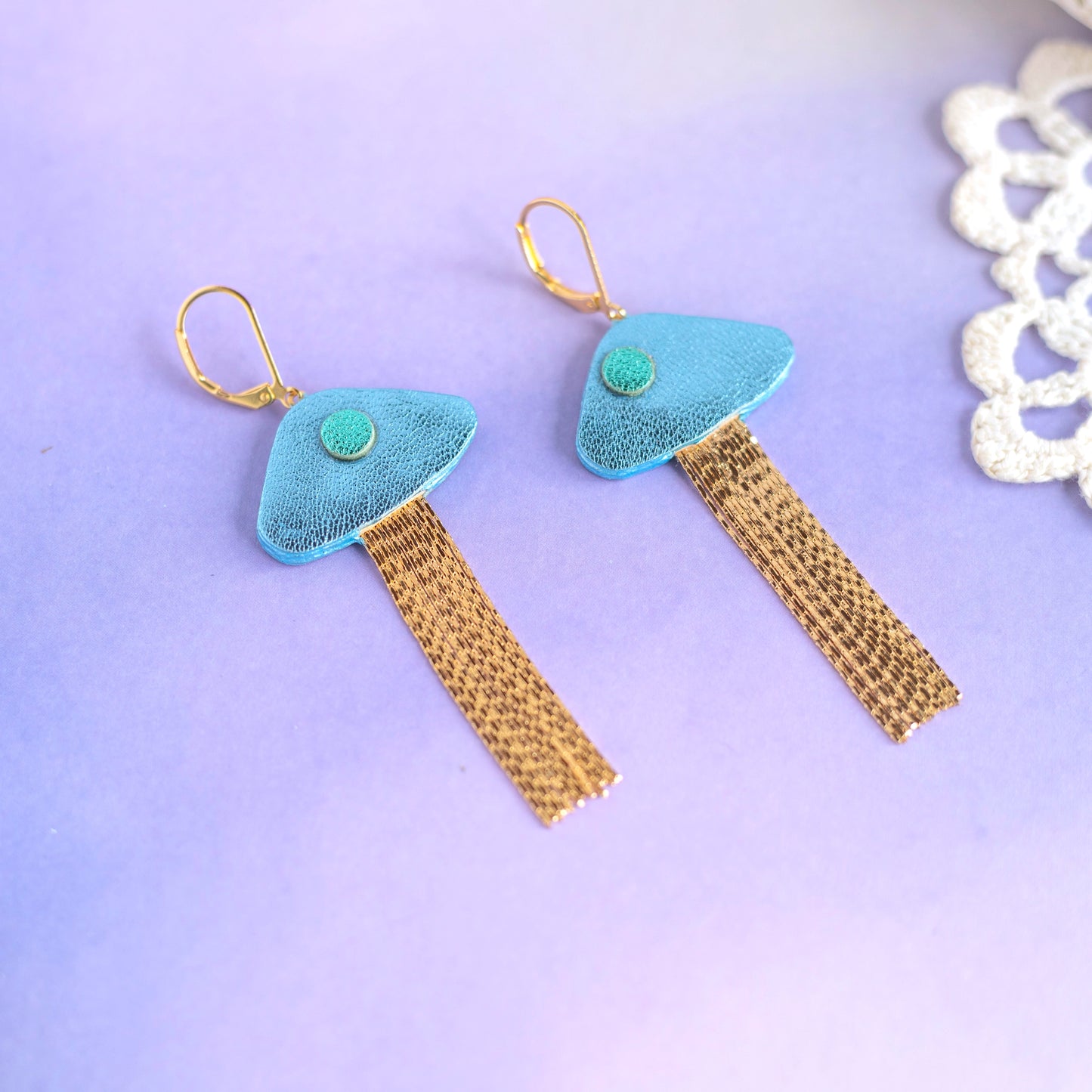 Boucles d'oreilles Méduses - cuir bleu ciel