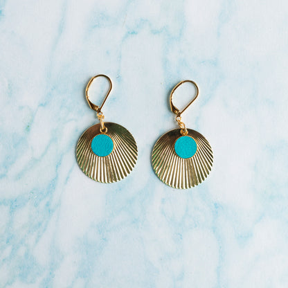 Boucles d'oreilles Atoll - cuir bleu piscine et acier doré
