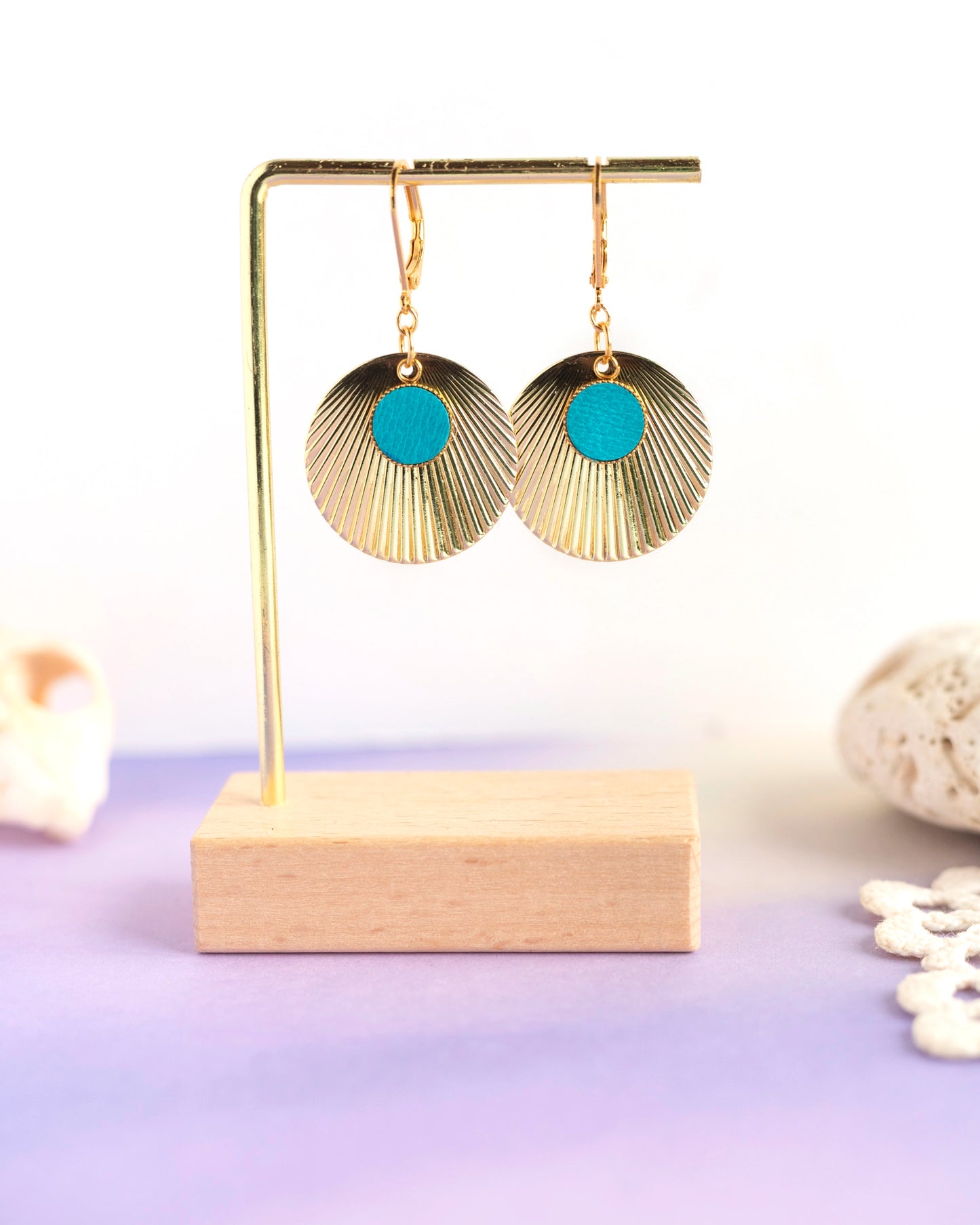 Boucles d'oreilles Atoll - cuir bleu piscine et acier doré