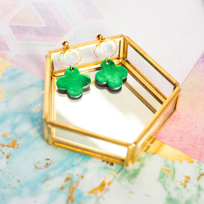 Boucles d'oreilles Romy cuir vert métallisé