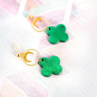 Boucles d'oreilles Romy cuir vert métallisé