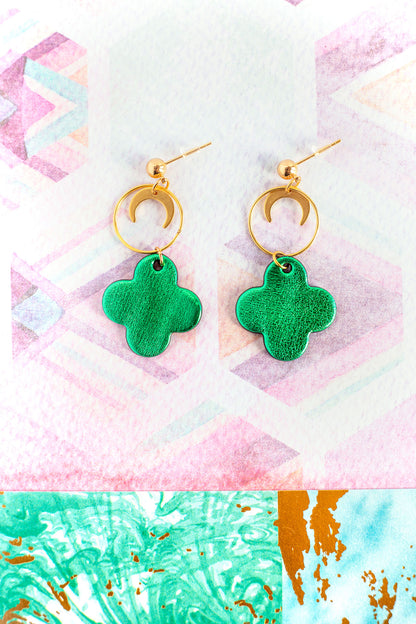 Boucles d'oreilles Romy cuir vert métallisé