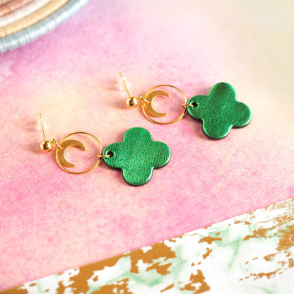 Boucles d'oreilles Romy cuir vert métallisé