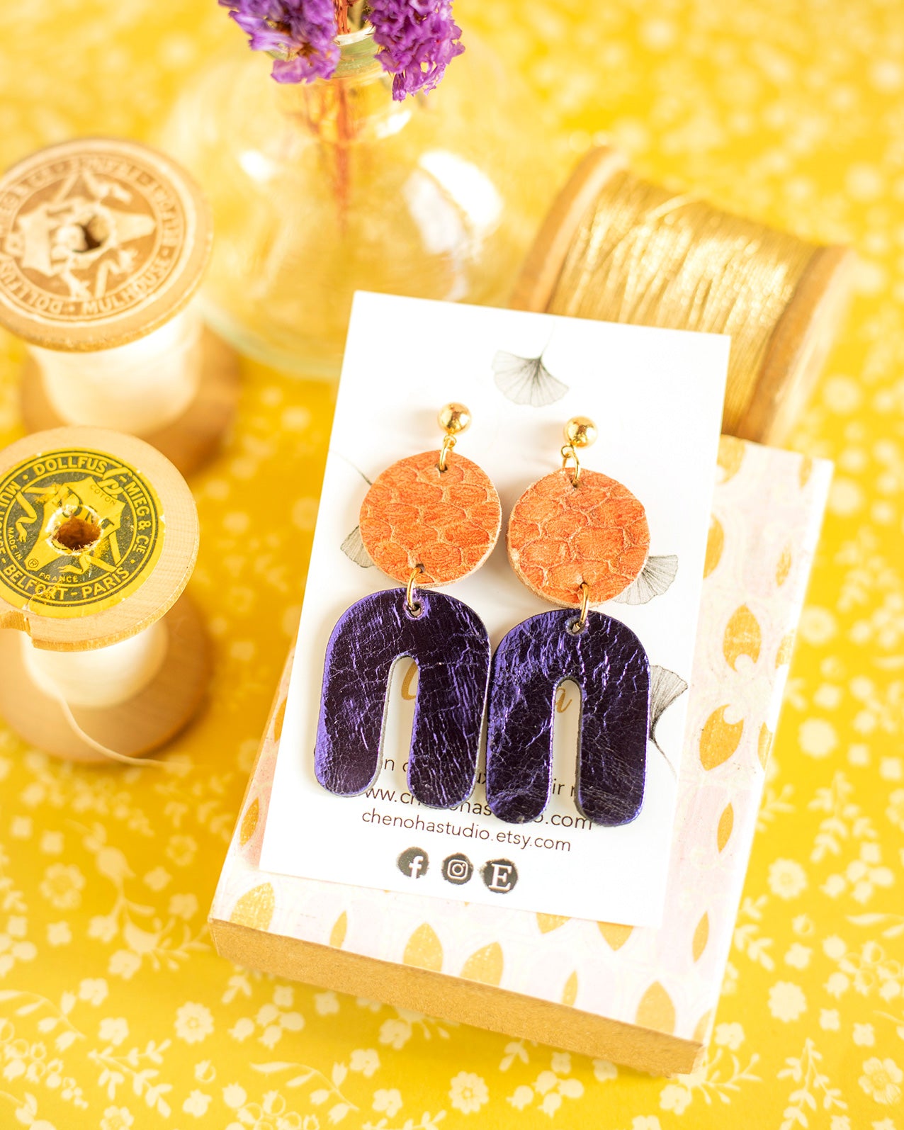 Salomé earrings in salmon pink and purple leather