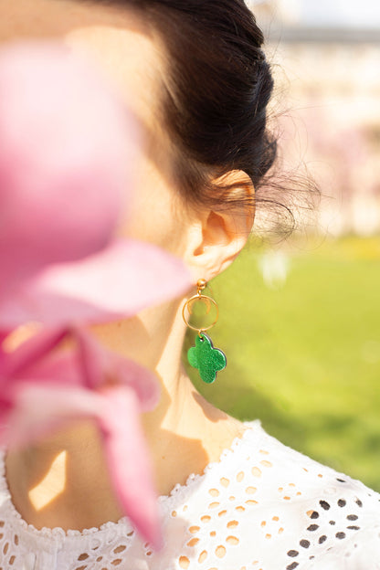 Boucles d'oreilles Romy cuir vert métallisé