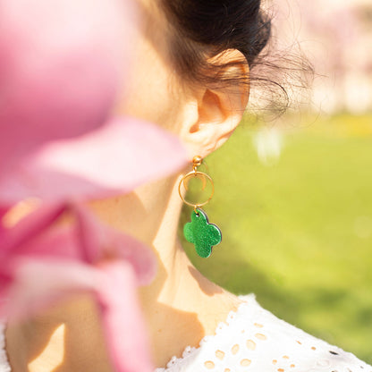 Boucles d'oreilles Romy cuir vert métallisé