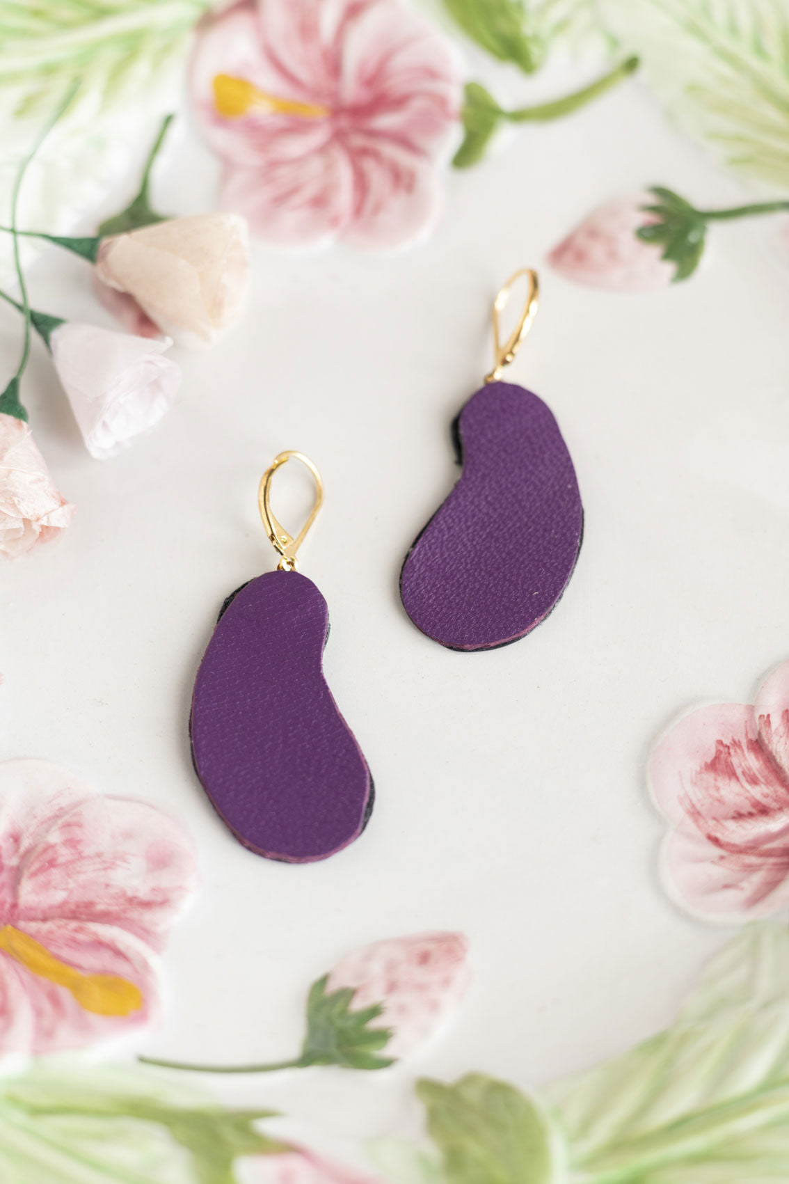 Boucles d'oreilles Aubergines cuir violet métallisé