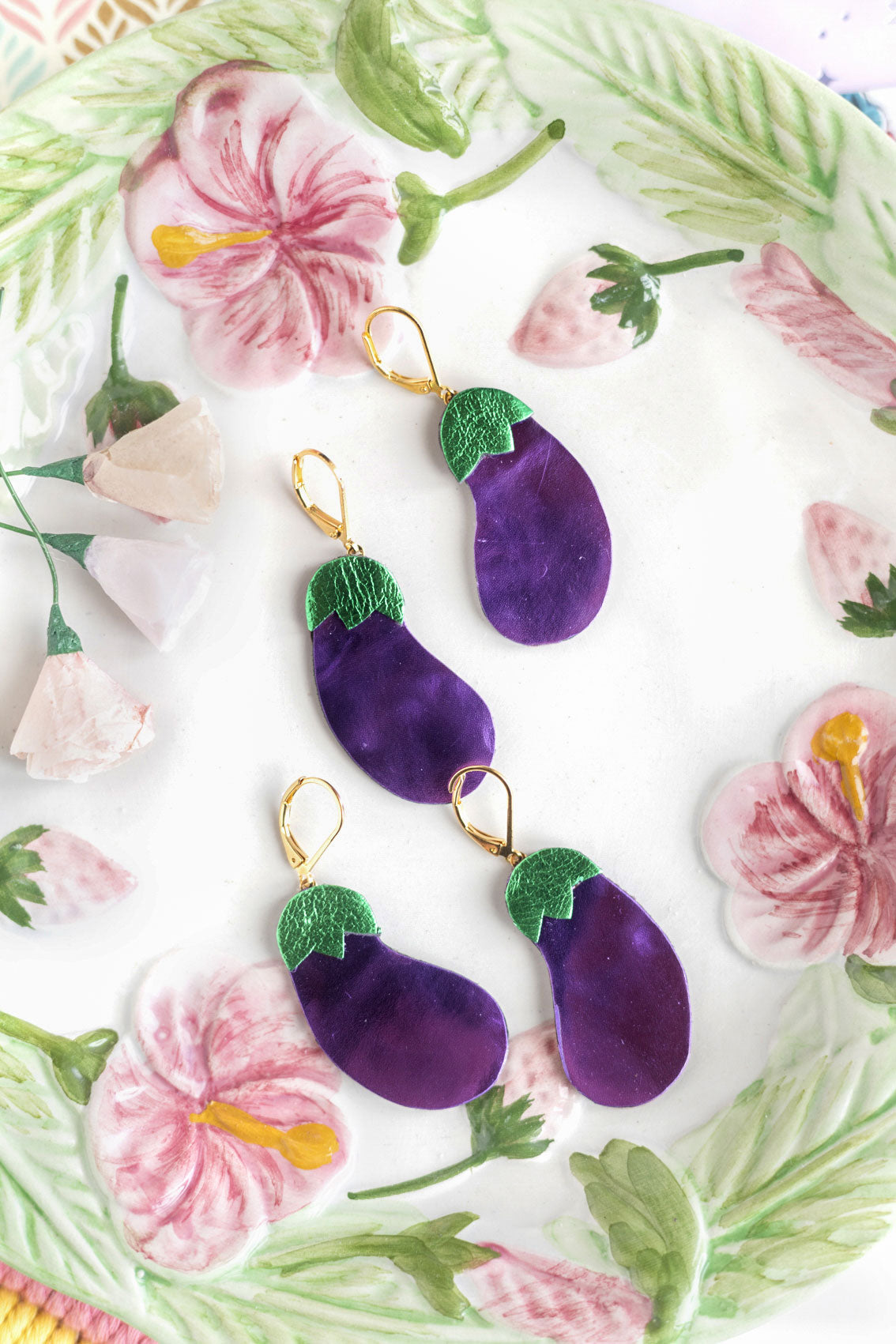 Boucles d'oreilles Aubergines cuir violet métallisé