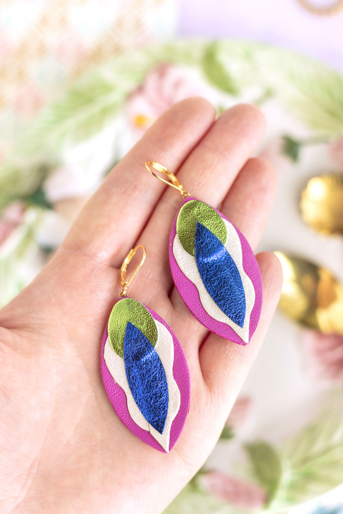 Boucles d'oreilles Vulves cuir bleu vert blanc fuchsia