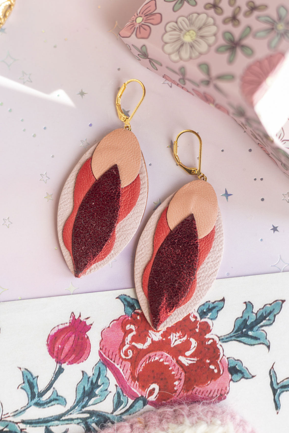 Boucles d'oreilles Vulves cuir rouge et rose chair