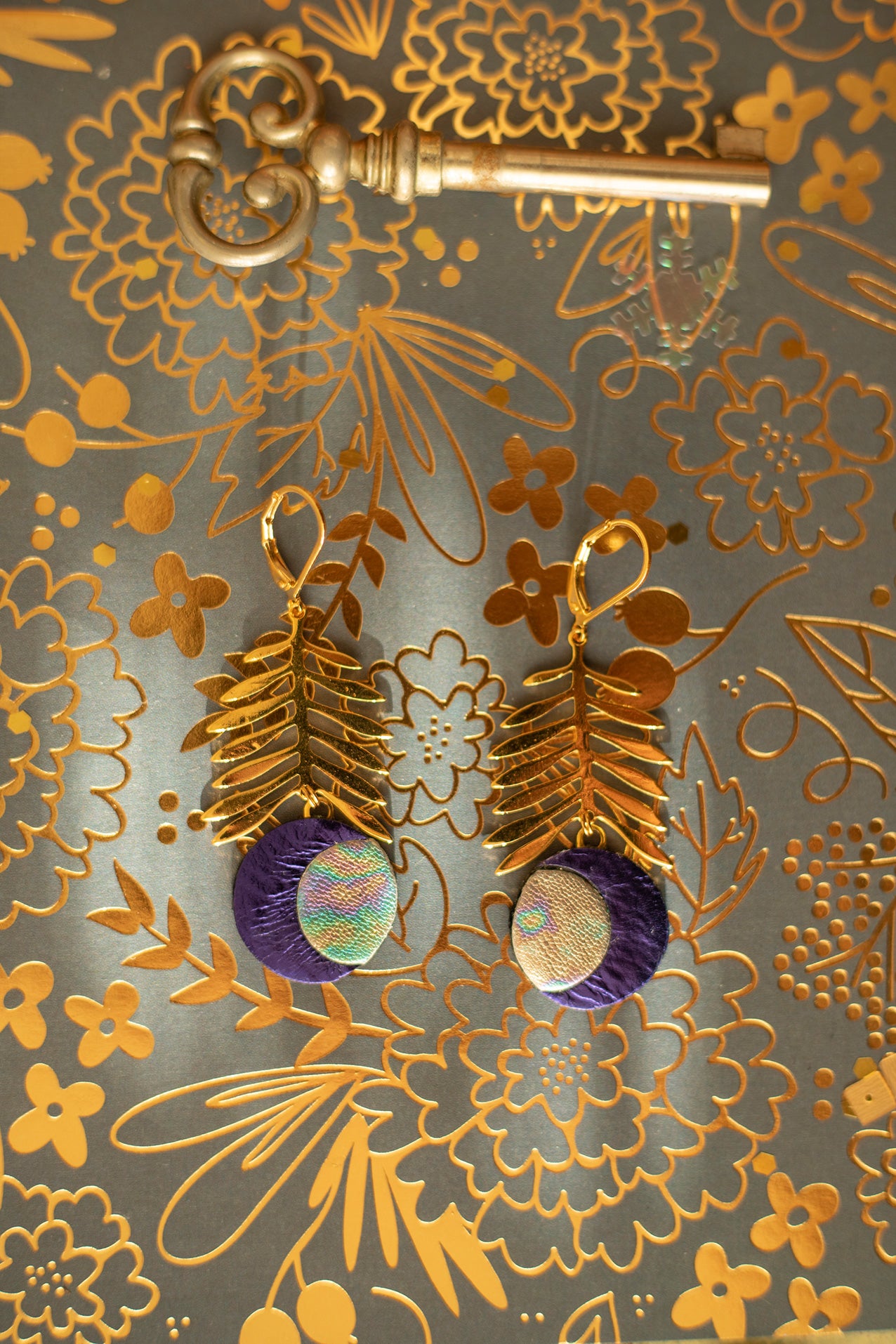 Boucles d'oreilles Lunes et fougères violet