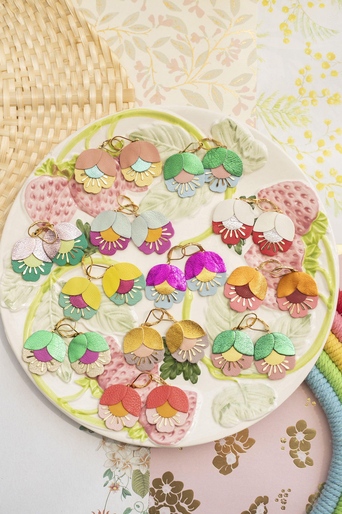 Boucles d'oreilles Fleur de Cerisier cuir orange métallisé, rose clair, rouge