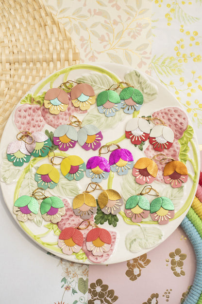 Boucles d'oreilles Fleur de Cerisier cuir orange métallisé, rose clair, rouge