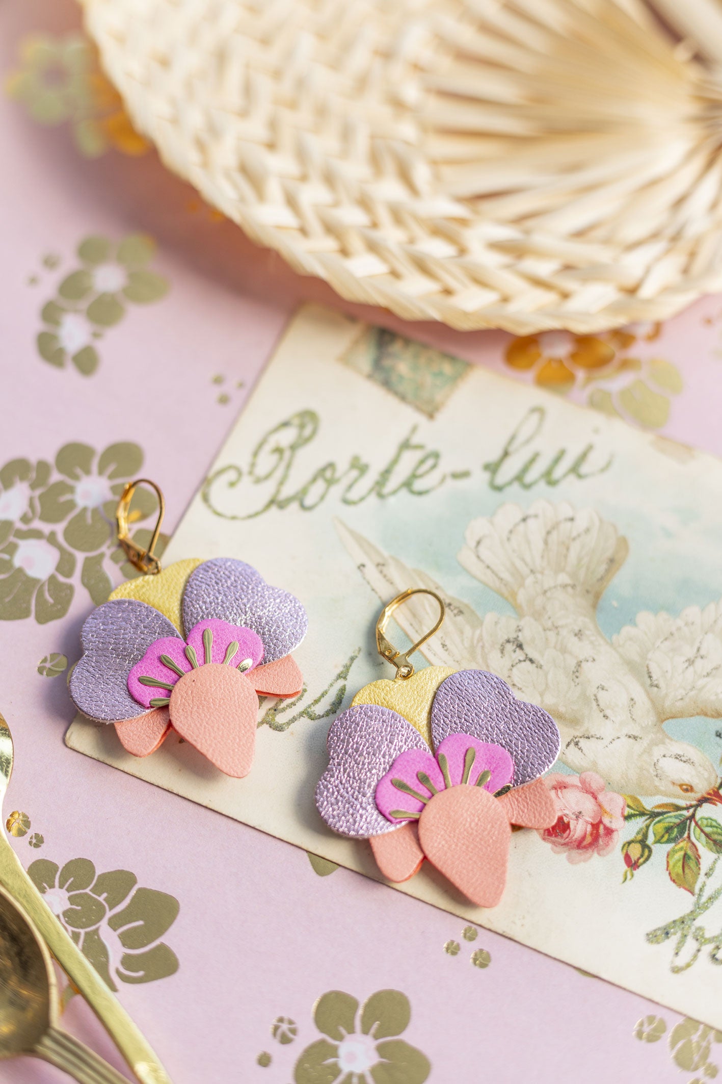 Boucles d'oreilles Orchidées - capucine, rose bonbon, jaune nacré