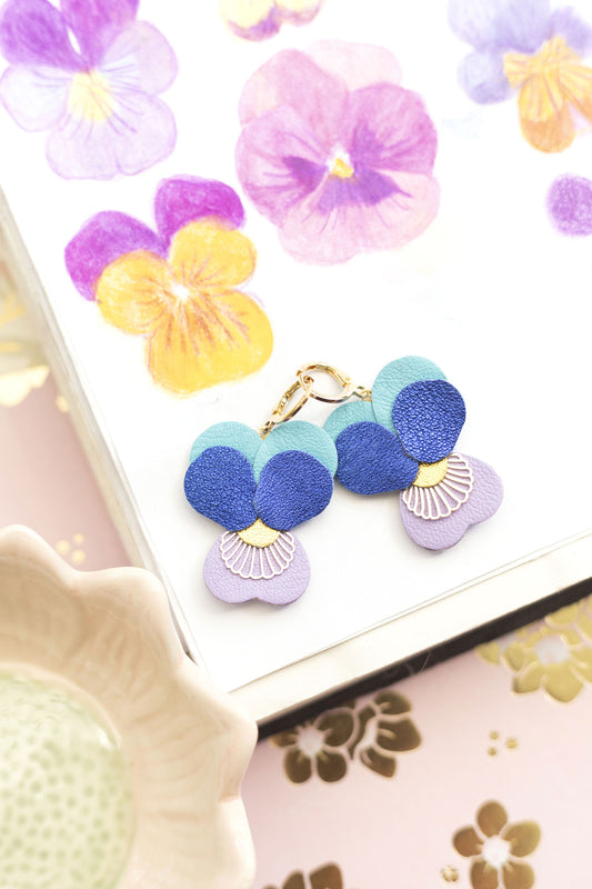 Boucles d’oreilles Pensées - mauve et bleu outremer métallisé