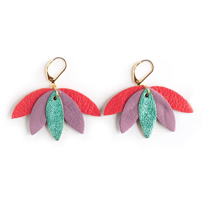 Boucles d'oreilles Palmier en cuir turquoise métallisé, mauve et rouge