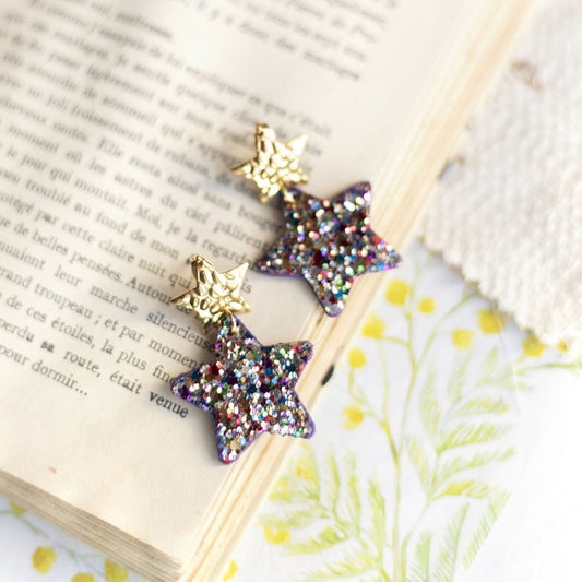 Boucles d'oreilles Etoiles - cuir violet irisé et paillettes multicolores