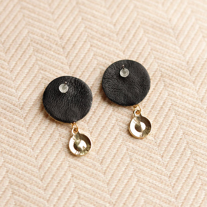 Boucles d'oreilles Puces Lunes en cuir doré et noir