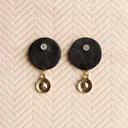 Boucles d'oreilles Puces Lunes en cuir doré et noir