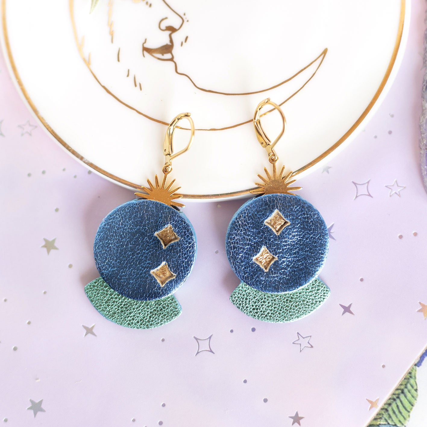 Boucles d'oreilles Boule de Cristal cuir bleu azur