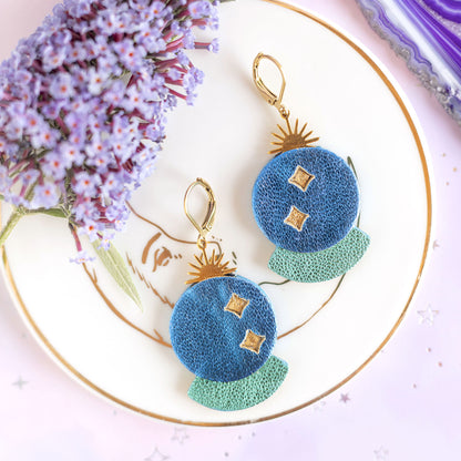 Boucles d'oreilles Boule de Cristal cuir bleu azur