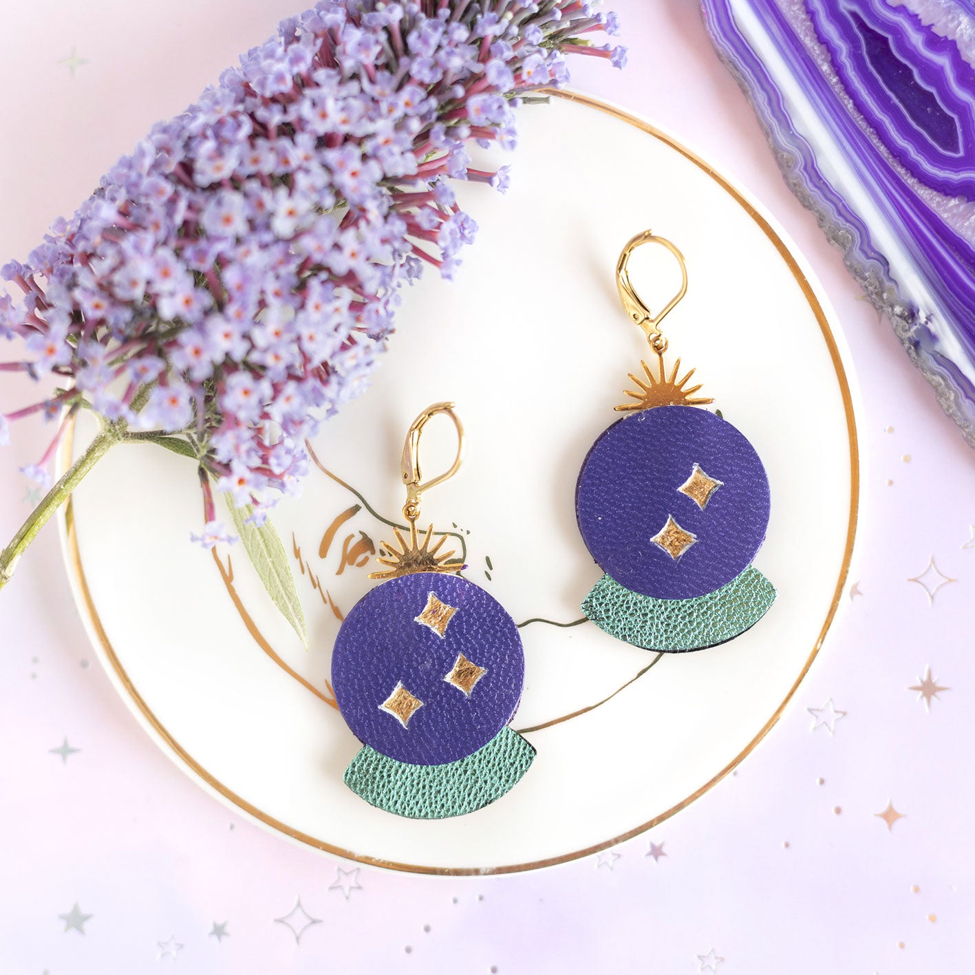Boucles d'oreilles Boule de Cristal cuir bleu-violet