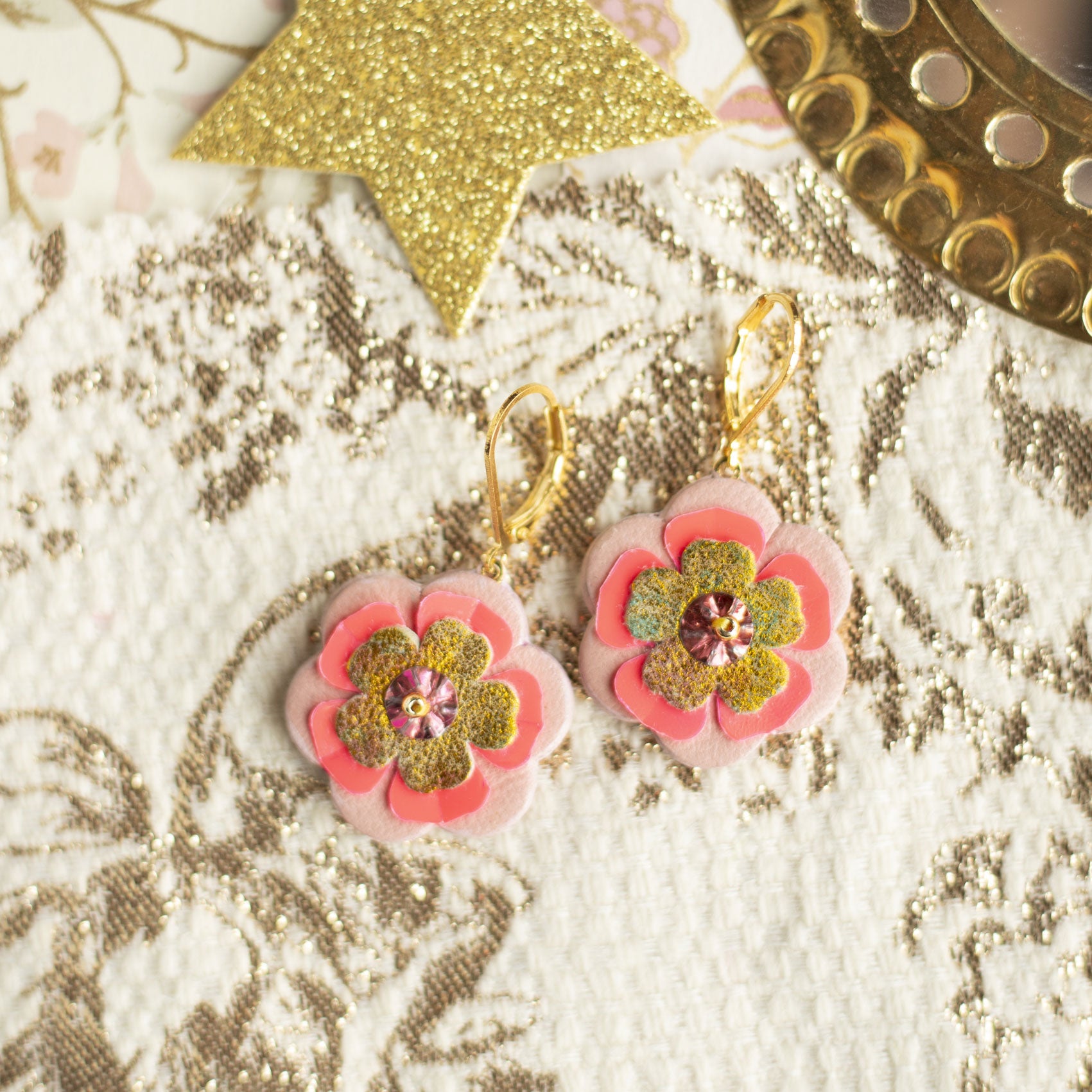 Boucles d'oreilles Louise - cuir recyclé rose et jaune - bijou baroque