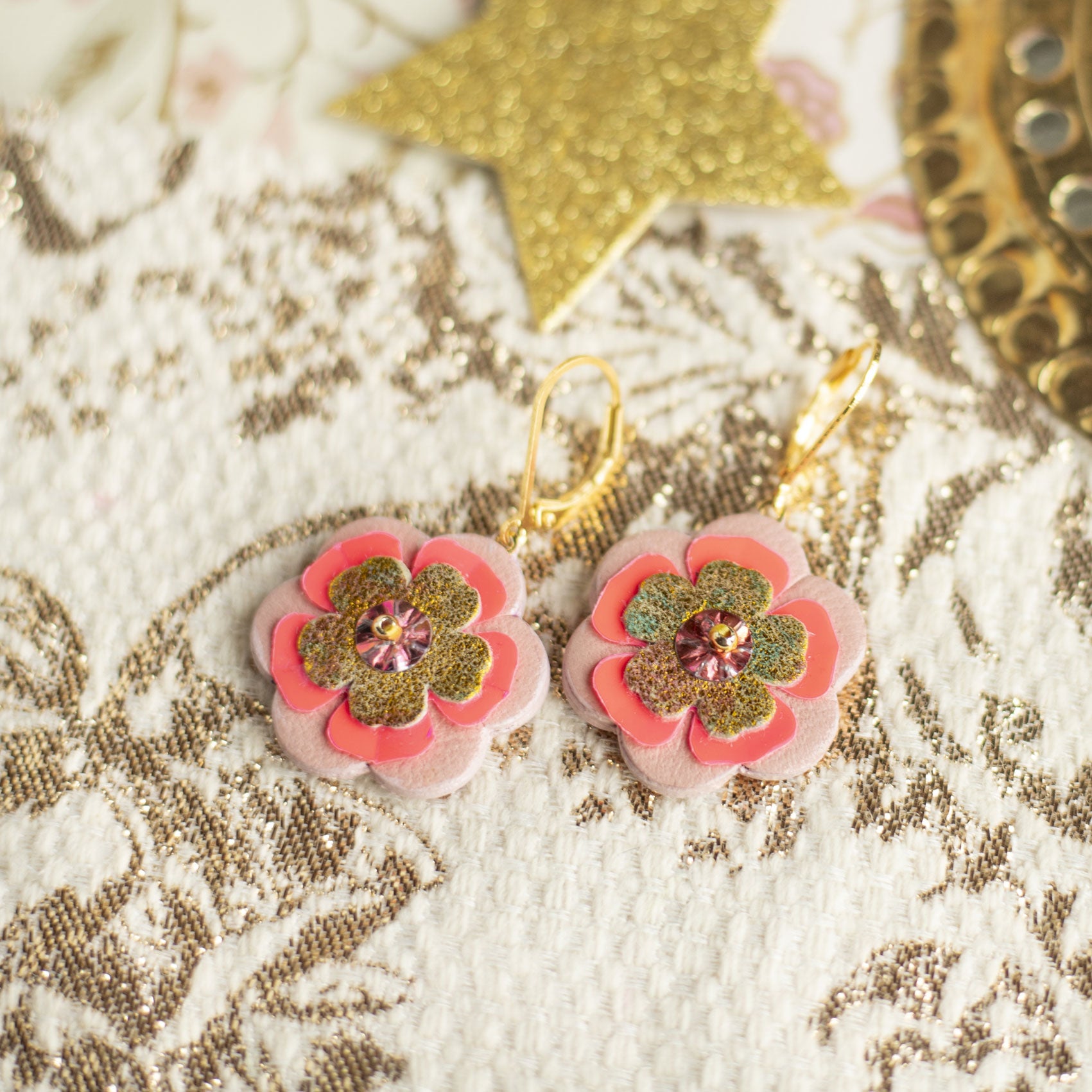 Boucles d'oreilles Louise - cuir recyclé rose et jaune - bijou baroque