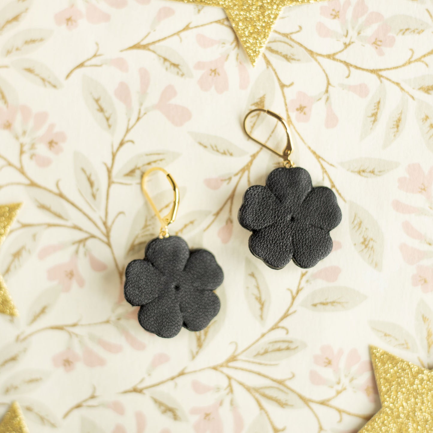 Boucles d'oreilles Charlotte - Fleur baroque noir et cuivré en cuir recyclé