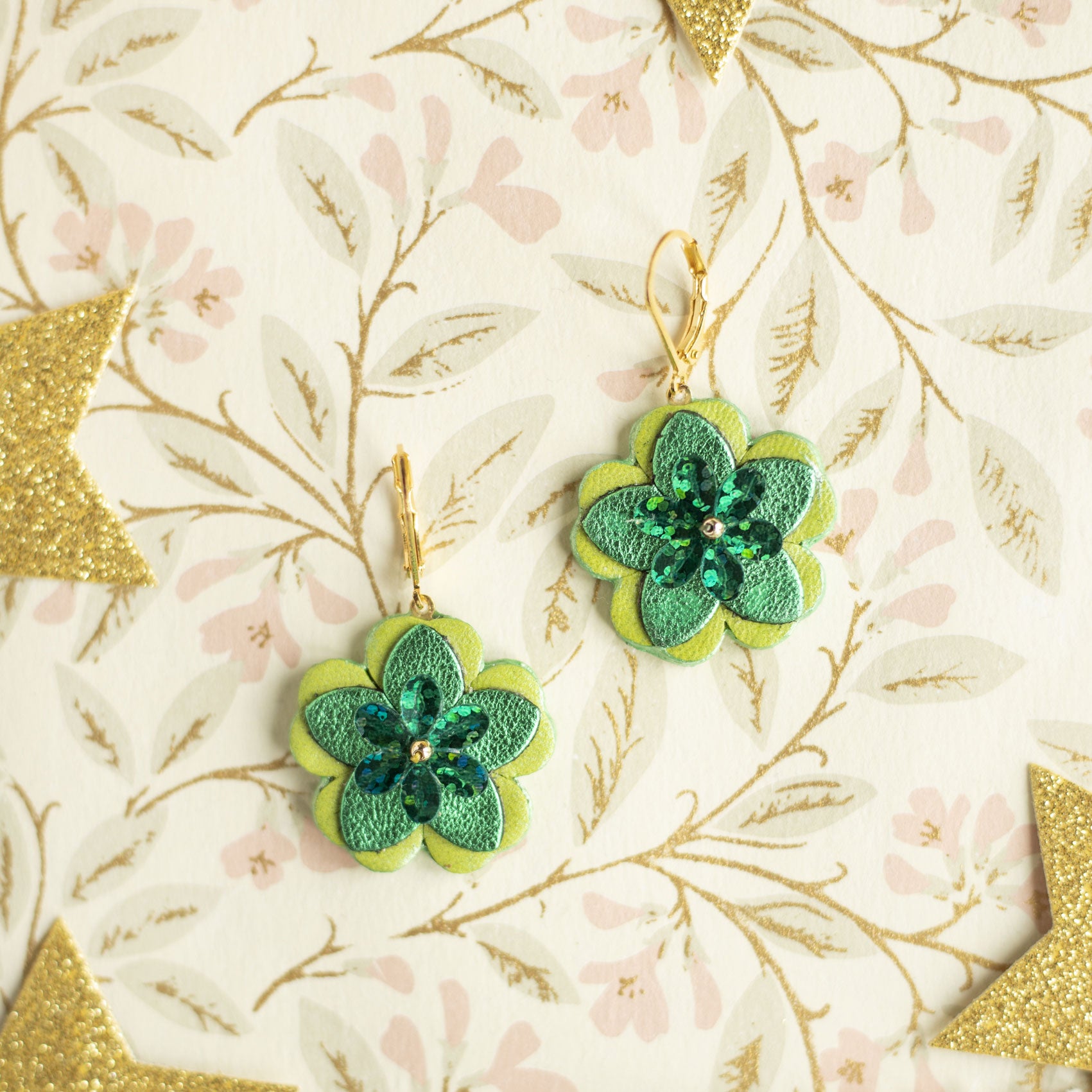 Boucles d'oreilles Evelyne - Fleur baroque verte printanière