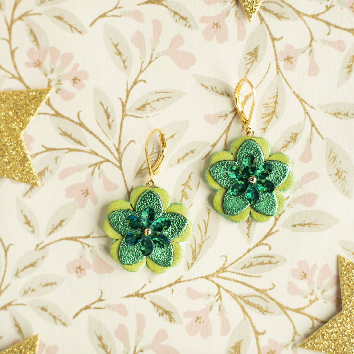 Boucles d'oreilles Evelyne - Fleur baroque verte printanière