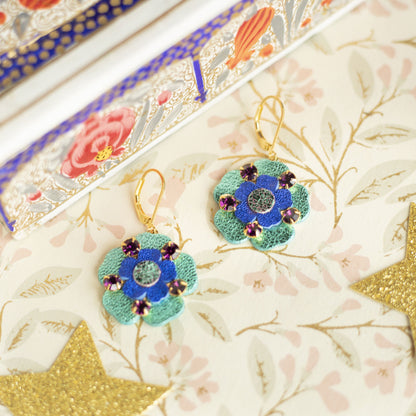 Boucles d'oreilles Hedwige - Fleur baroque turquoise et cristaux violets