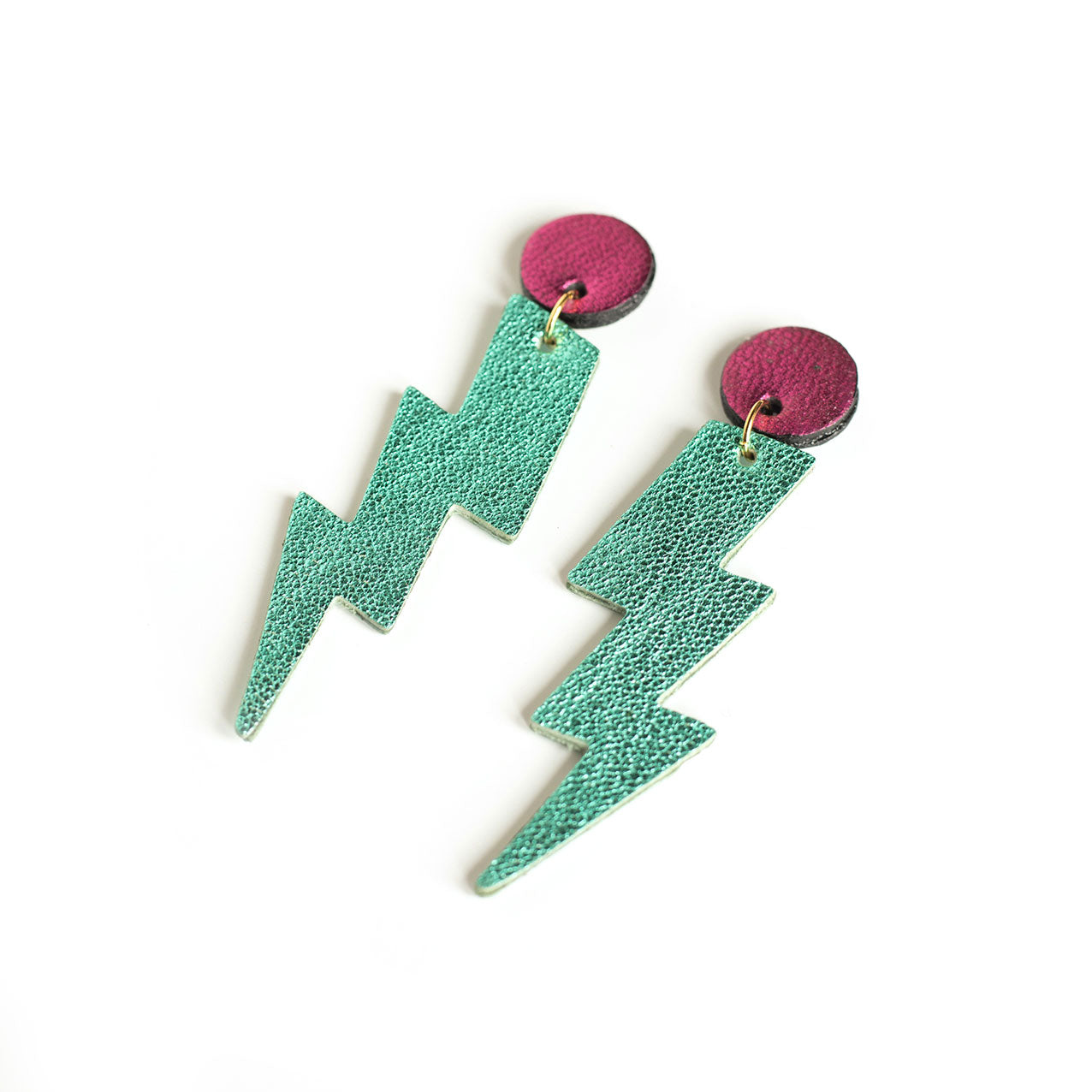 Boucles d'oreilles puces éclairs en cuir turquoise métallisé et framboise