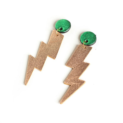 Boucles d'oreilles puces éclairs en cuir or rose et vert métallisé